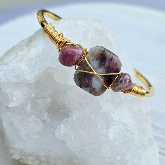 Pink Tourmaline Wire Wrap Cuff w/ 14Kt Gold Over Copper โ Handmade & NWT - Picture 10 of 11
